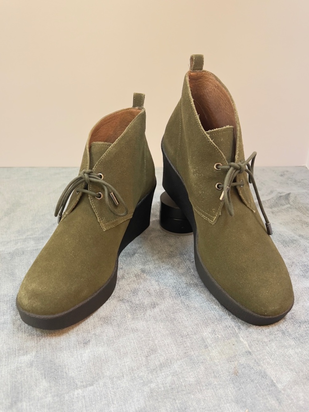 Donald J. Pliner Oily Suede Lowe Boot with Wedge Heel, Pine, size 6.5 M